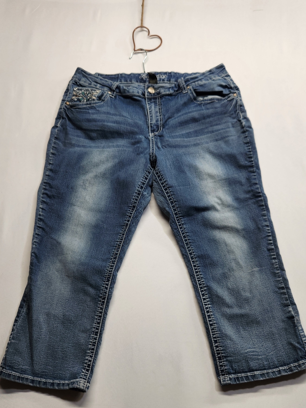 ⭐️Love Indigo Premium Bling Capri Jeans 16 Blue Embroidered Sequin Rhinestone